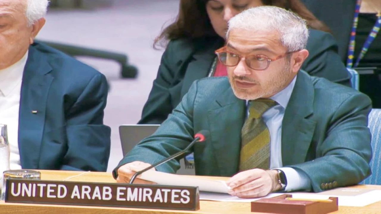 الإمارات تؤكد موقفها الرافض لفرض أي رسوم على عبور مضيق هرمز